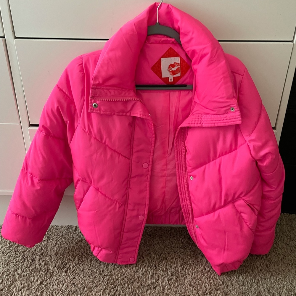 Hot kiss pink puffer